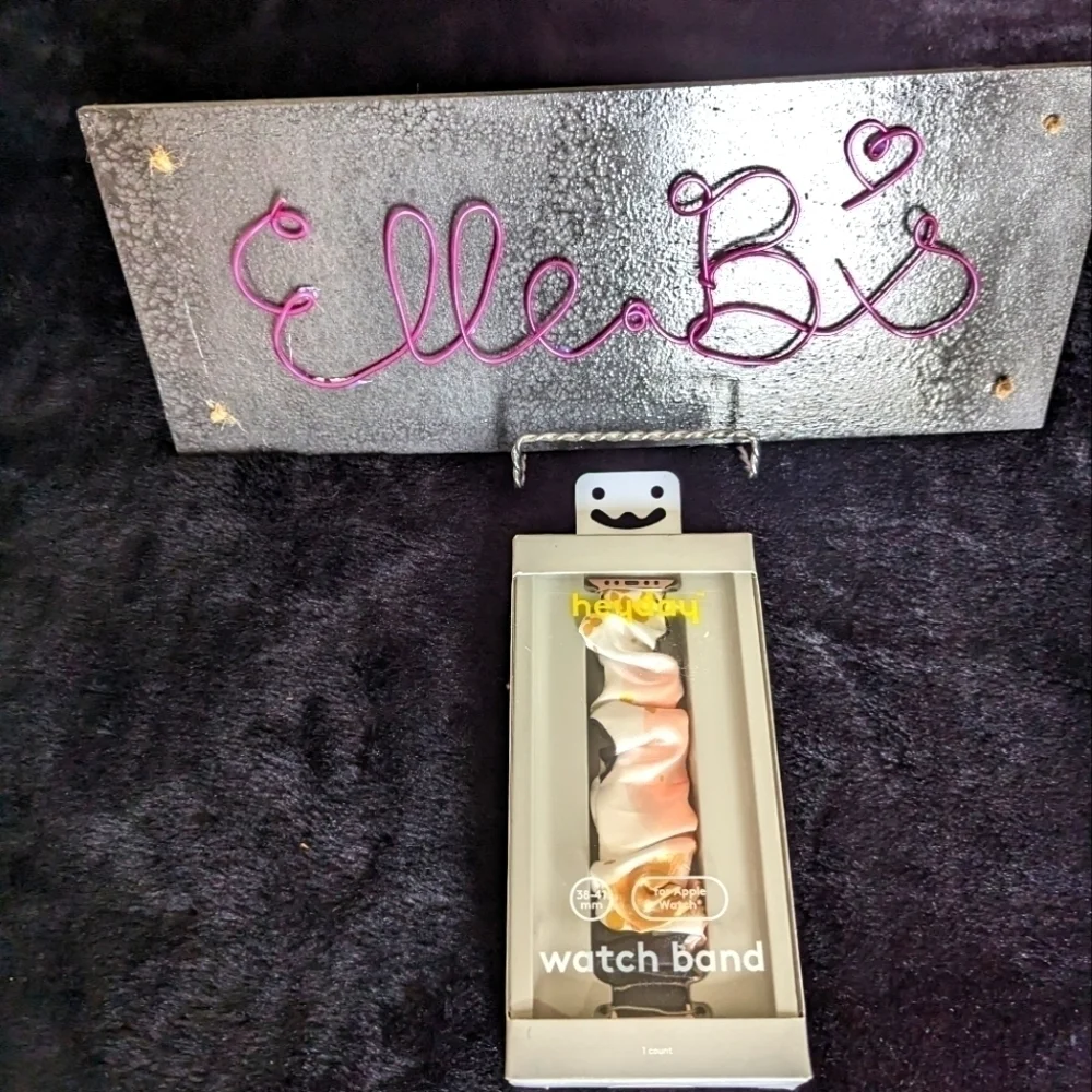 NIB Hey Day Apple Watch Band